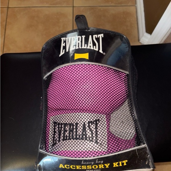 Everlast Pink  women Accessory Kit pink Training small/medium training gloves - Picture 1 of 7